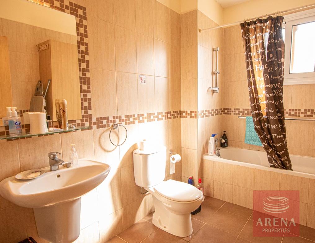 Apartment for rent in Tersefanou - bathroom