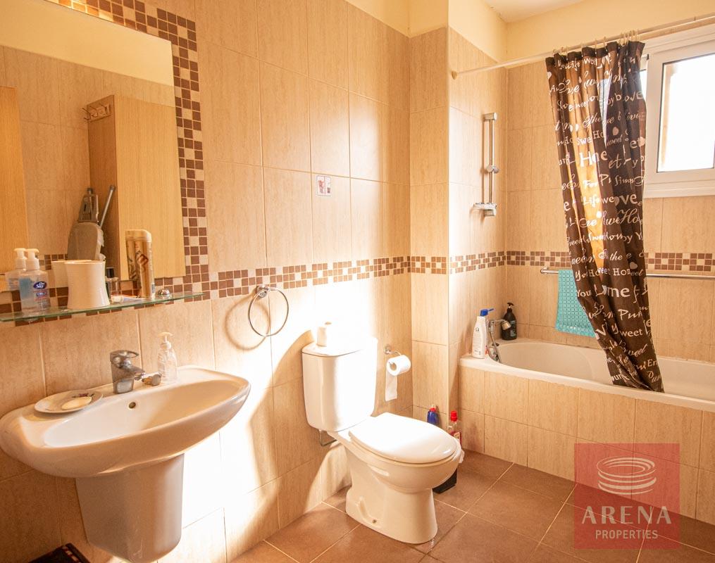 Apartment for rent in Tersefanou - bathroom