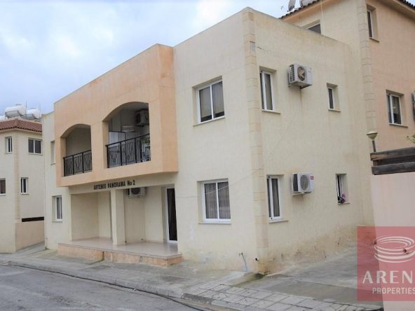 New 3 bed apt in Tersefanou