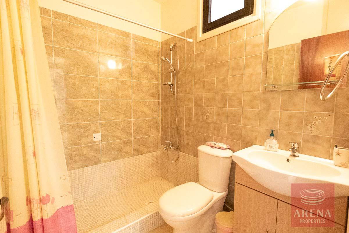 1 bed apt in Kapparis - bathroom