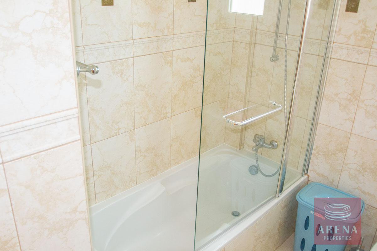 Villa for rent in Protaras - bathroom