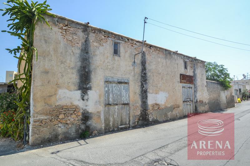 Derynia vintage property for sale