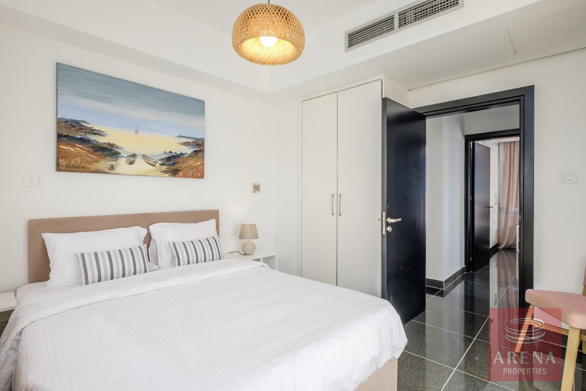 villa to buy - bedroom