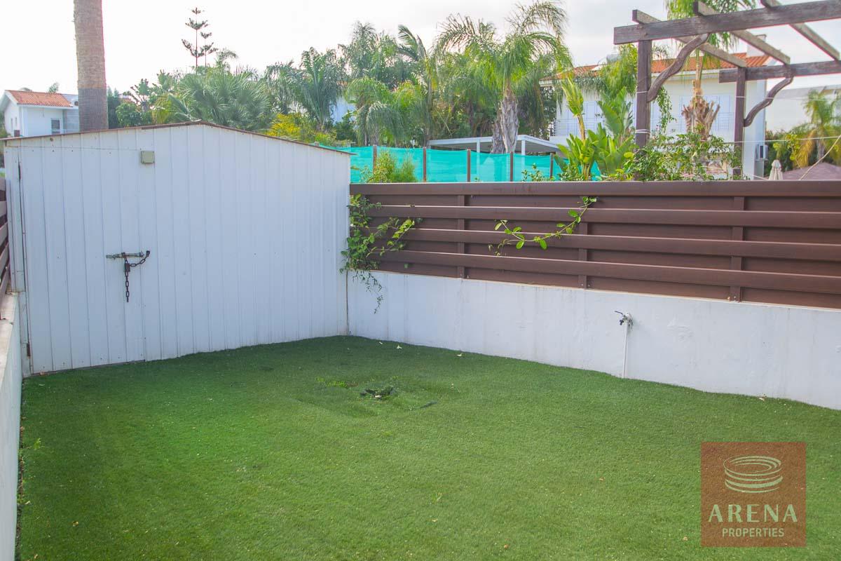 Villa for rent in Protaras - garden