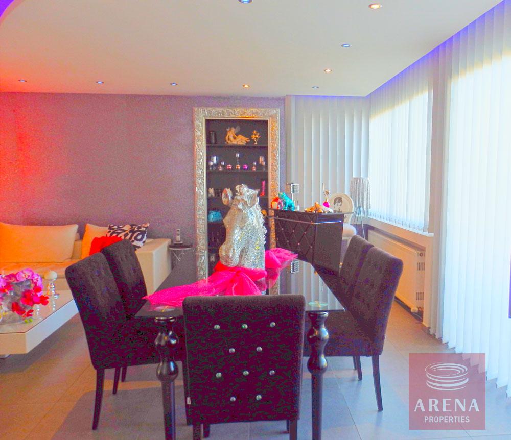 Townhouse in Latsia - dining area