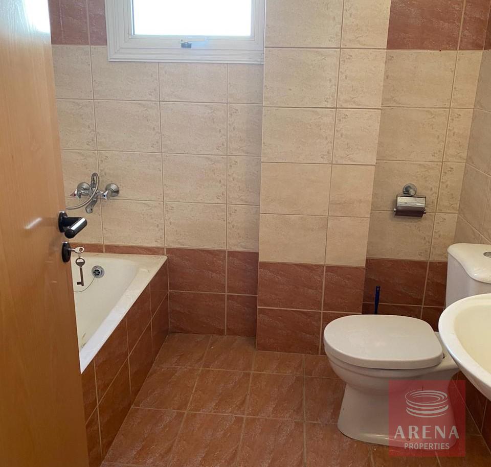 2 bed apartment in kapparis - bathroom