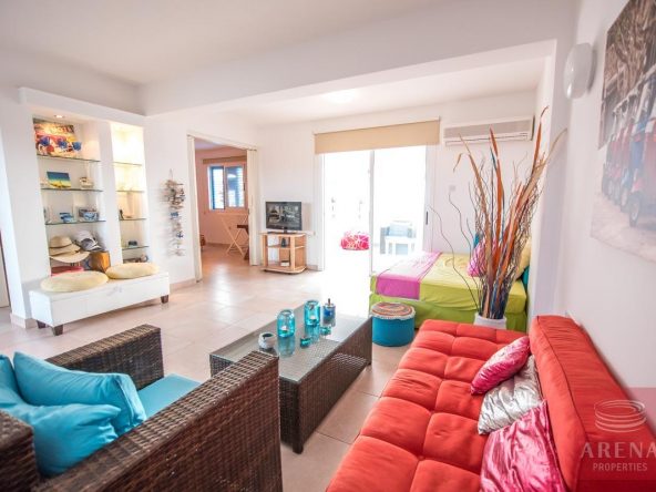 2 bed apartment in pernera