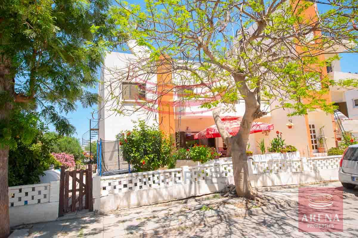 3 bed apt in Paralimni for rent