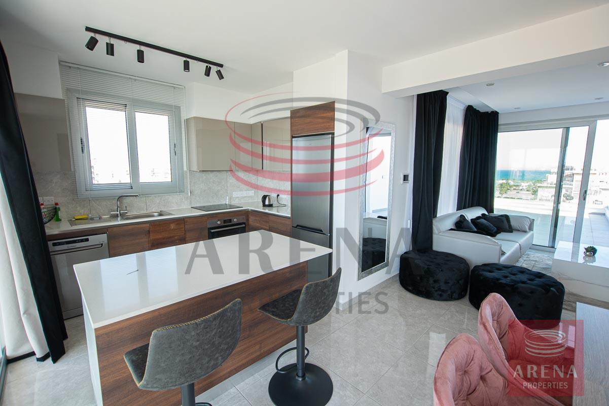 Penthouse for rent in Makenzie - kitchen