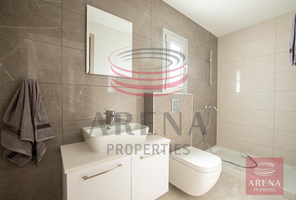 Penthouse for rent in Makenzie - en-suite