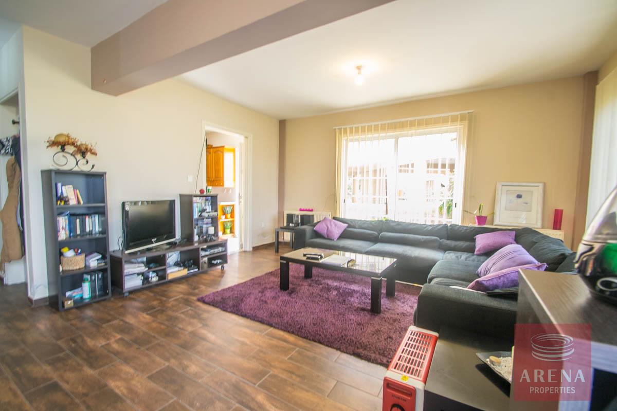 4 bed townhouse in Paralimni - living room