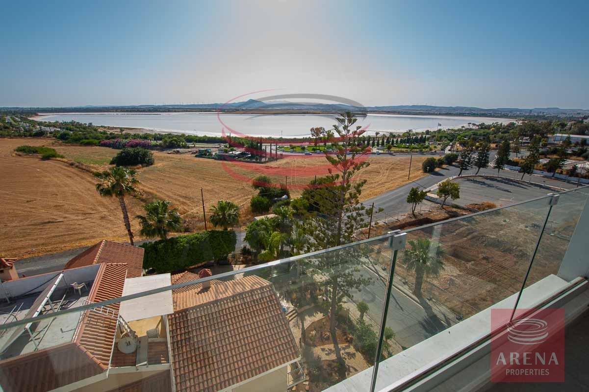 Penthouse for rent in Makenzie - lake view