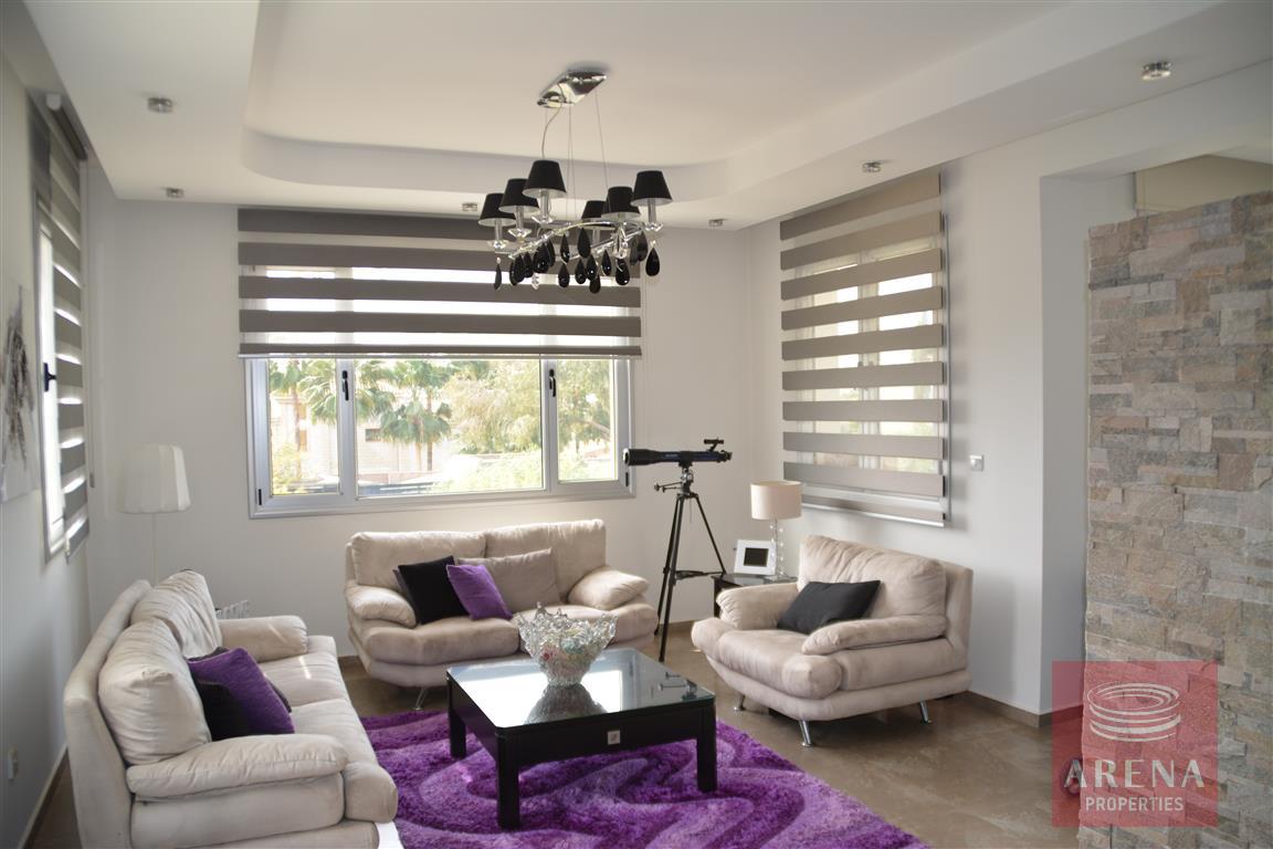 4 bed villa in kokkinos gremmos - living room