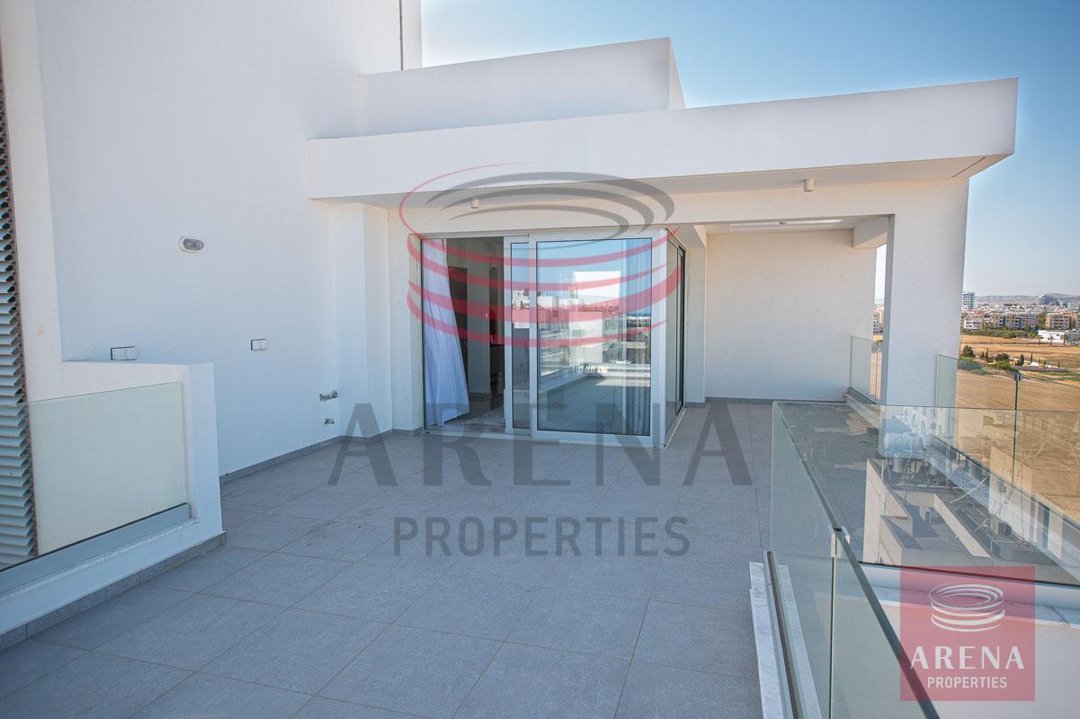 Penthouse for rent in Makenzie - veranda