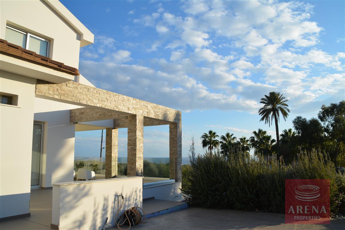 for sale villa in kokkinos gremmos