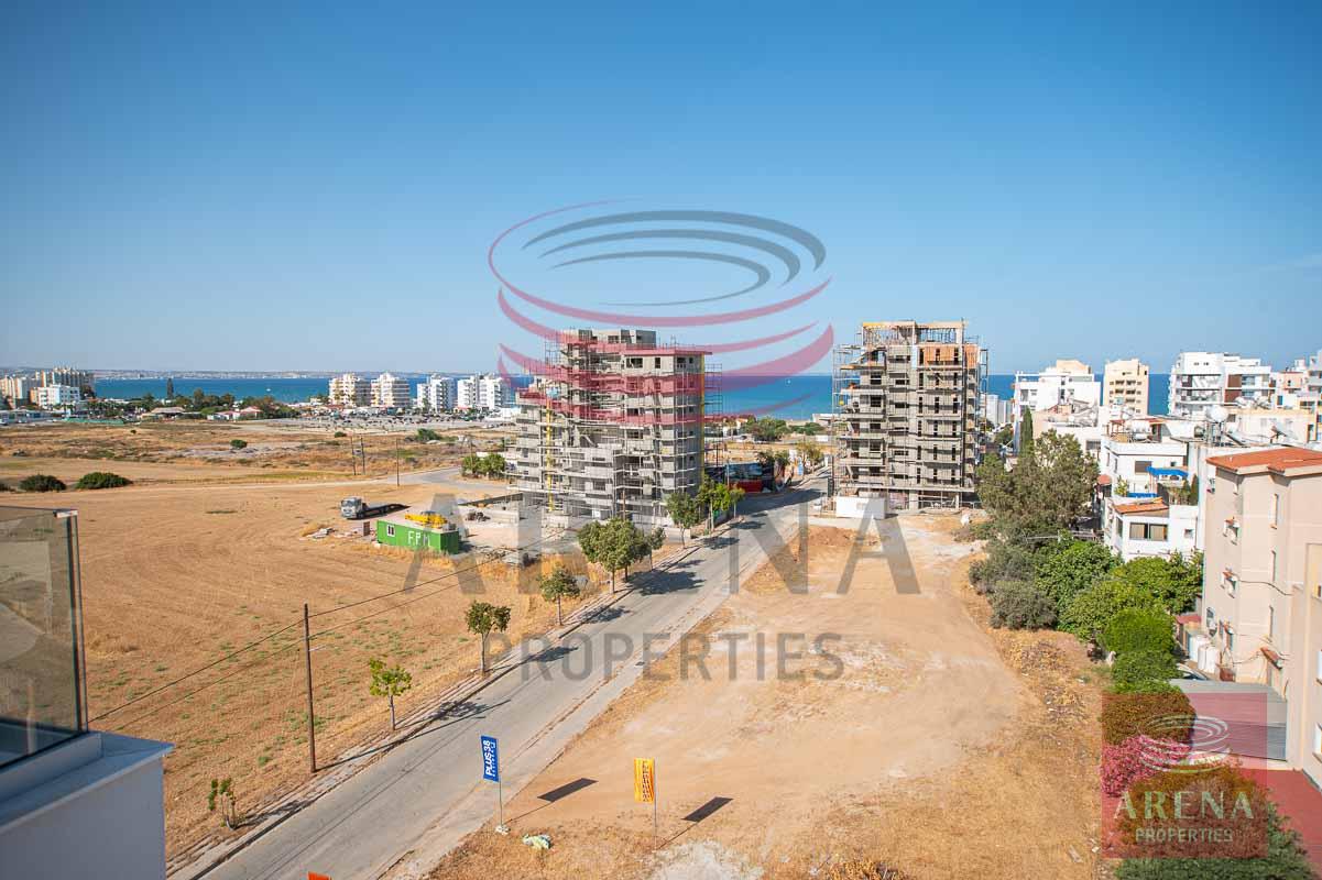 Penthouse for rent in Makenzie -views