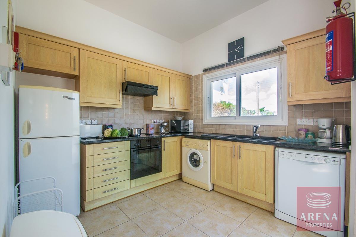 4 beed villa in ayia thekla - kitchen