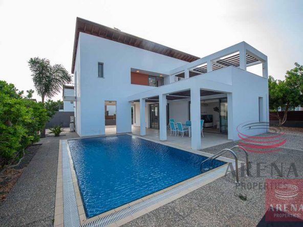 3 bed villa in ayia thekla