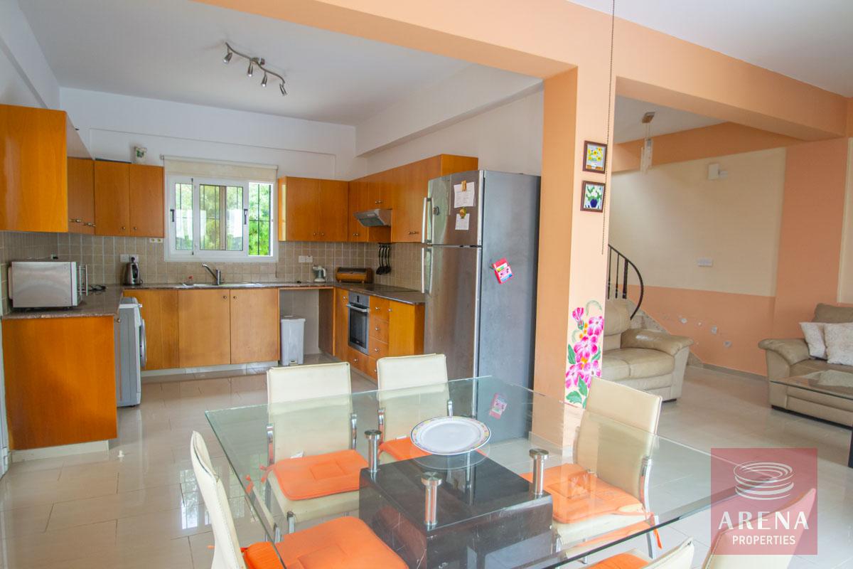 3 Bed Villa in Pernera - dining area
