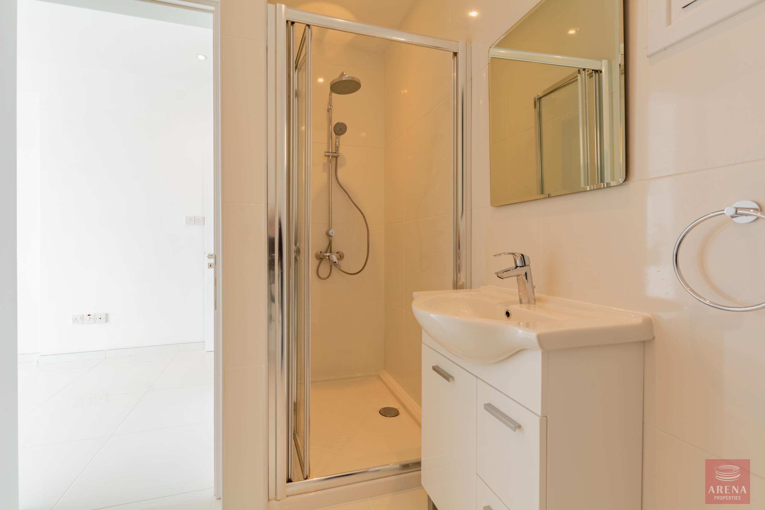 Apartment in Ayia Triada - bathroom