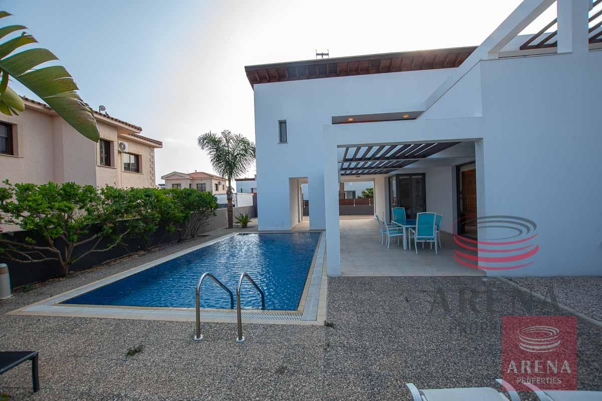 3 bed villa in ayia thekla - pool