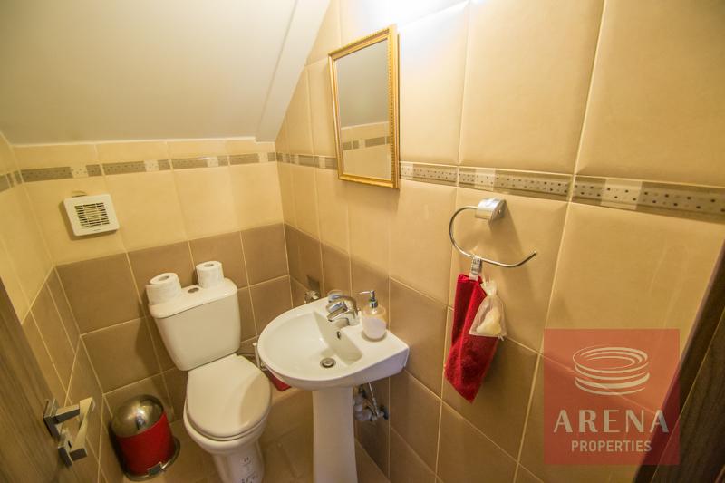 Semi-detached villa in Xylofagou - guest WC