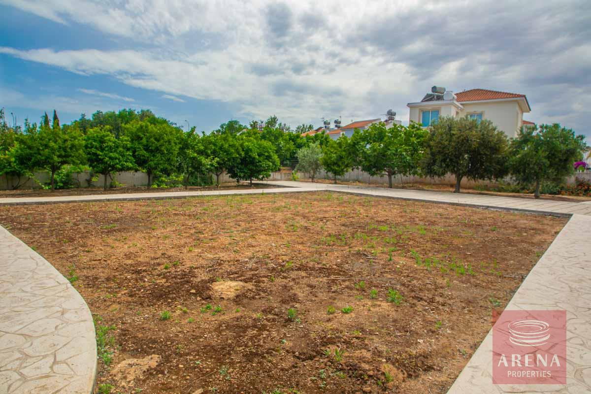 3 Bed Villa in Pernera - communal garden