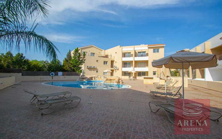 1 apt Kapparis rent 5415