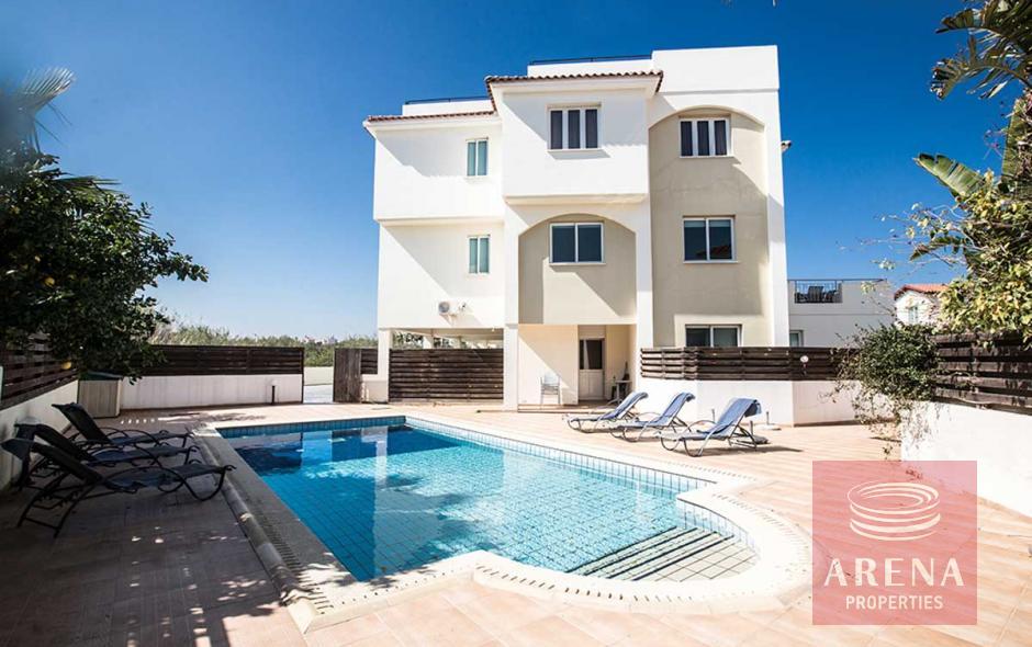 1 apt in pernera 5083