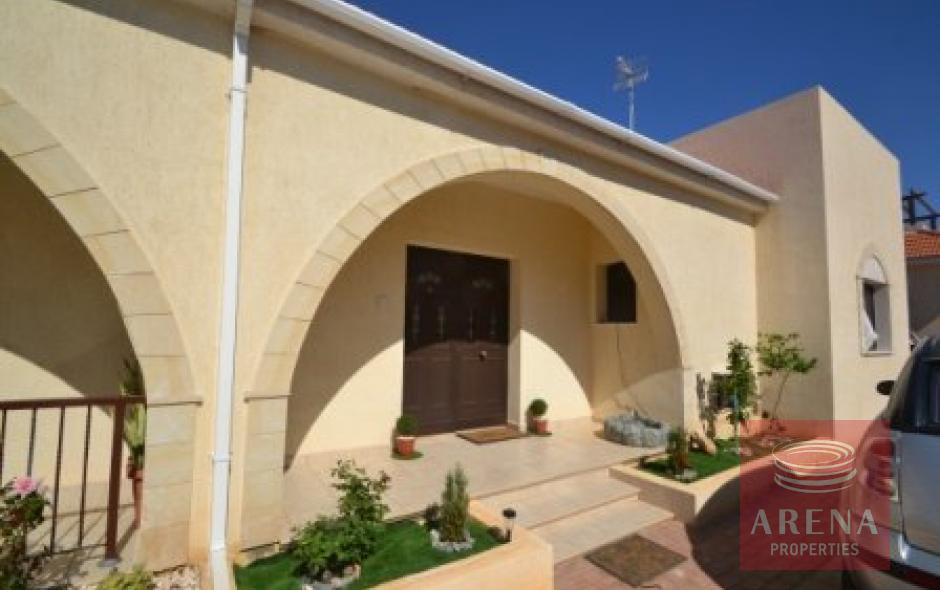 1 bungalow in liopetri 1845