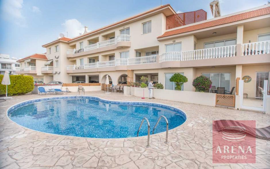 luxury 2 bed apartment in paralimni