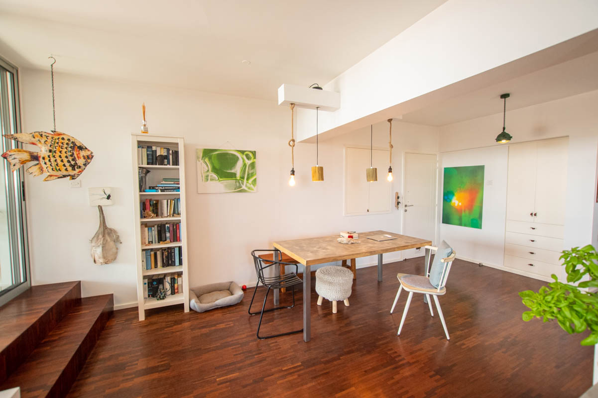 2 bed apartment in Pervolia - dining area