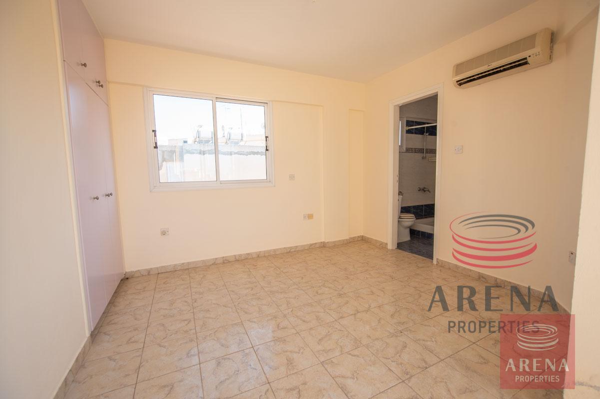 Flat in Paralimni - bedroom