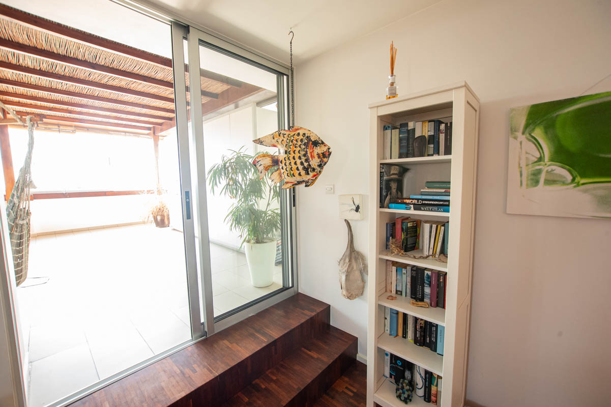 2 bed apartment in Pervolia for sle - living area