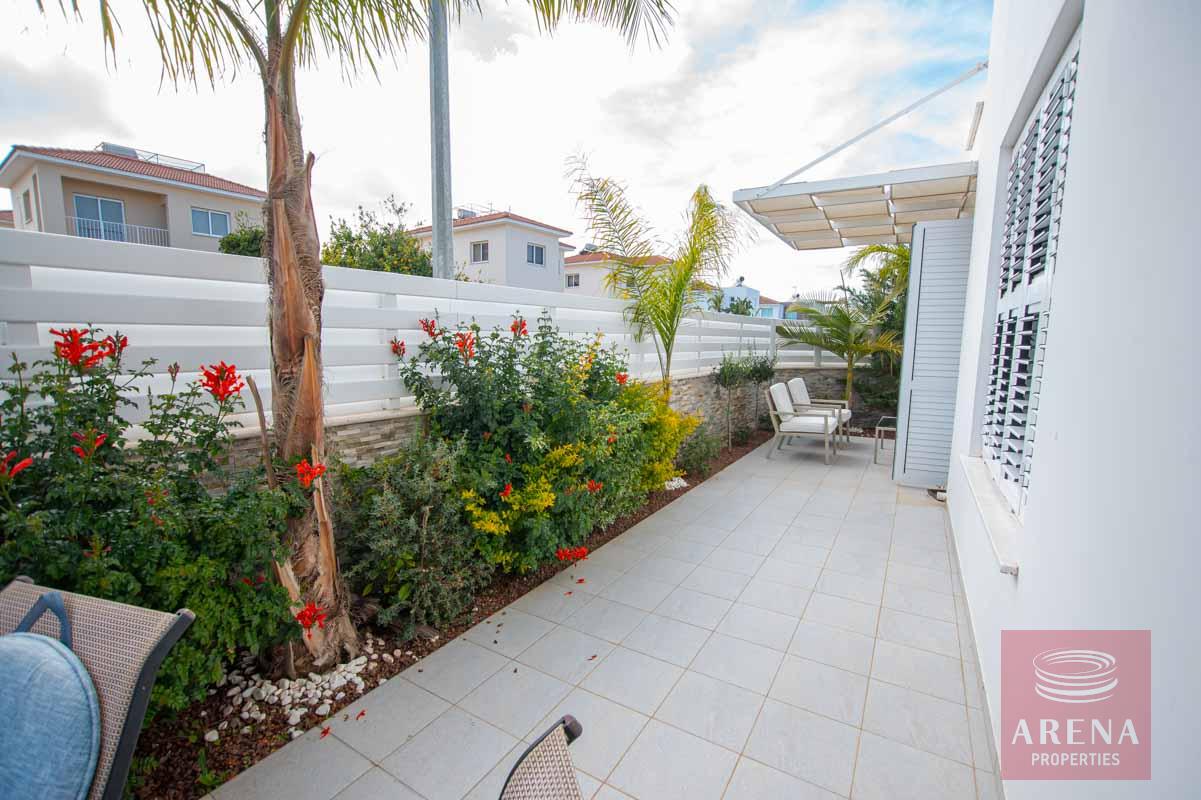 Villa for rent in Ayia Triada - garden