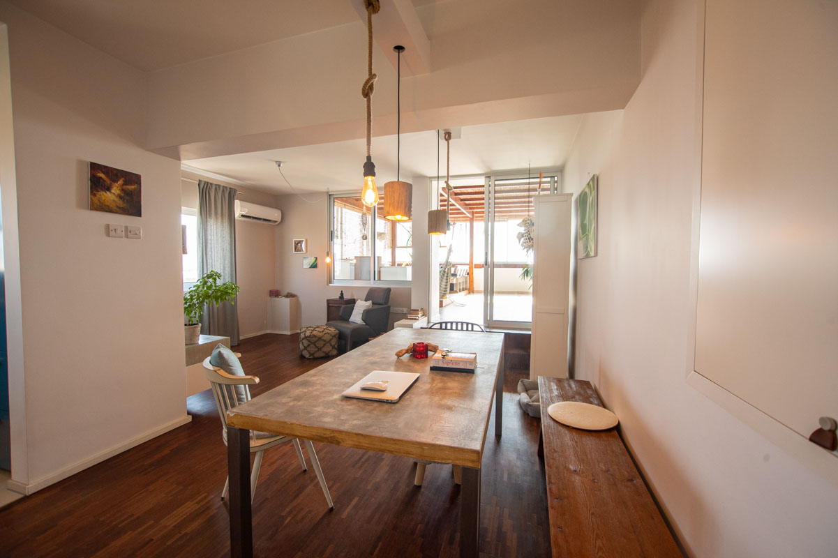 2 bed apartment in Pervolia to buy - dining area