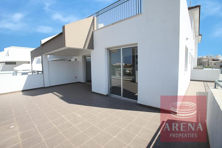 Buy apartment in Paralimni