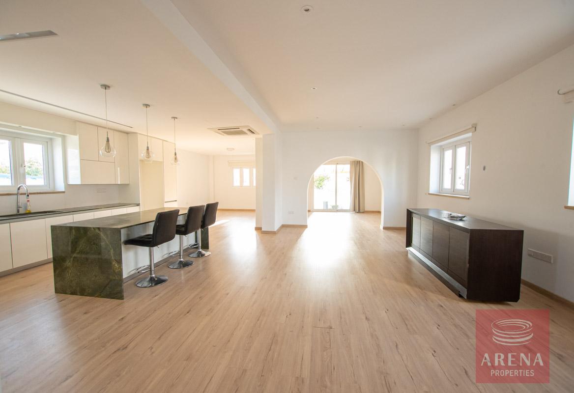 villa to let in Kapparis