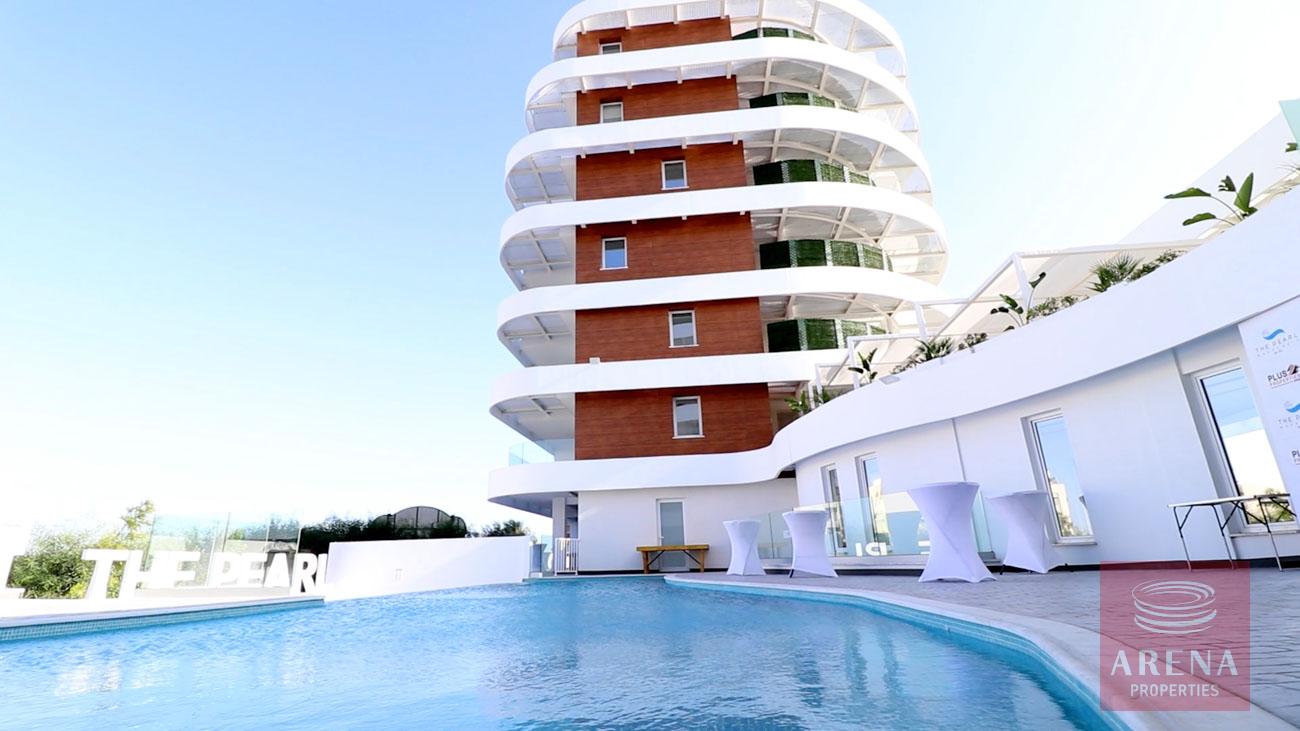 Top floor apartment in Makenzie for sale