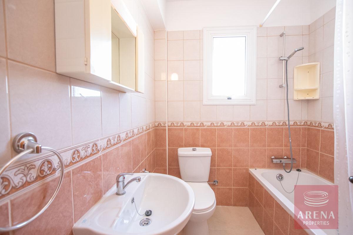 3 Bed Apt in Kapparis - bathroom