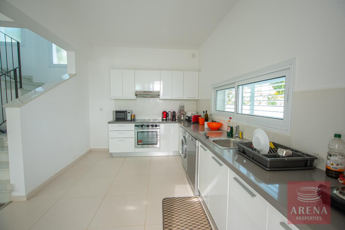 villa for rent - kitchen