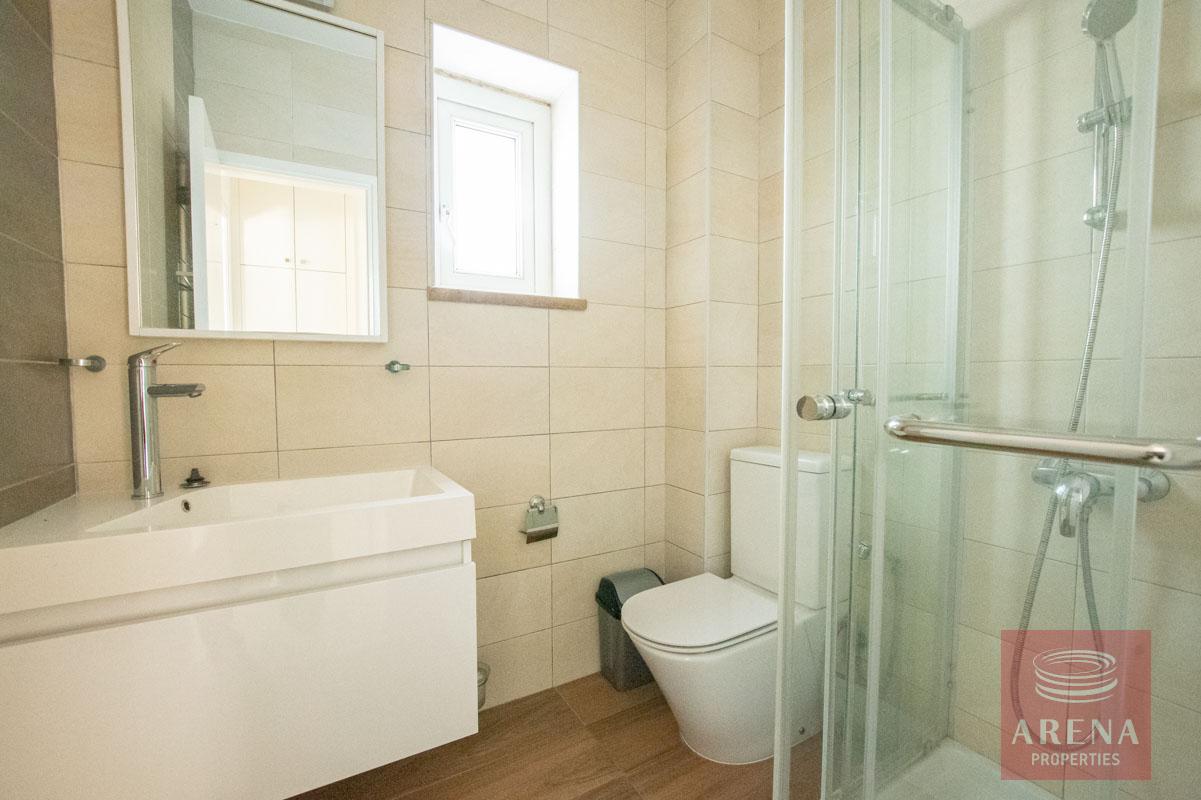 4 Bed House for rent in Paralimni - bathroom