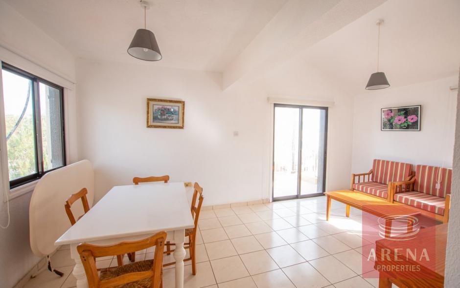 apt in kapparis - mdining area