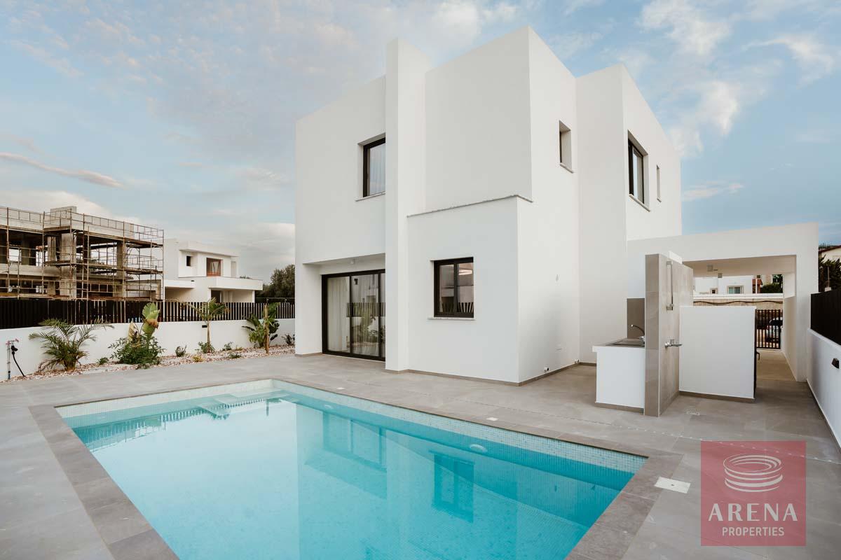 1 new villas in pernera 5766