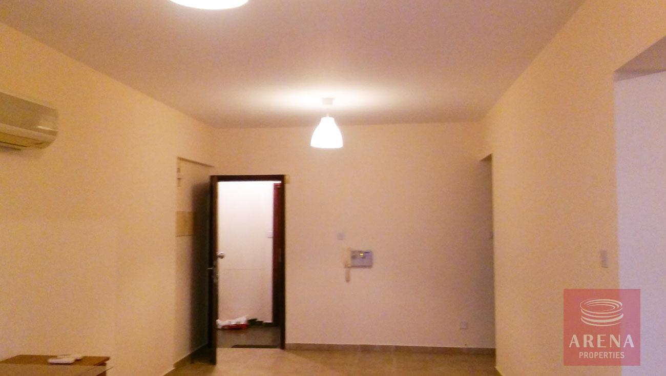 2 bed apt for rent in Larnaca - living area