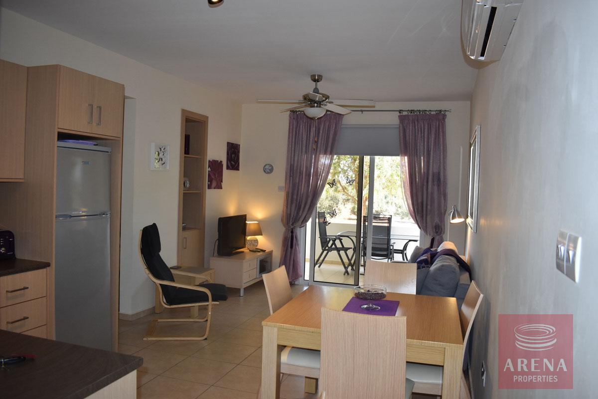 Resale apt in Kapparis - living area