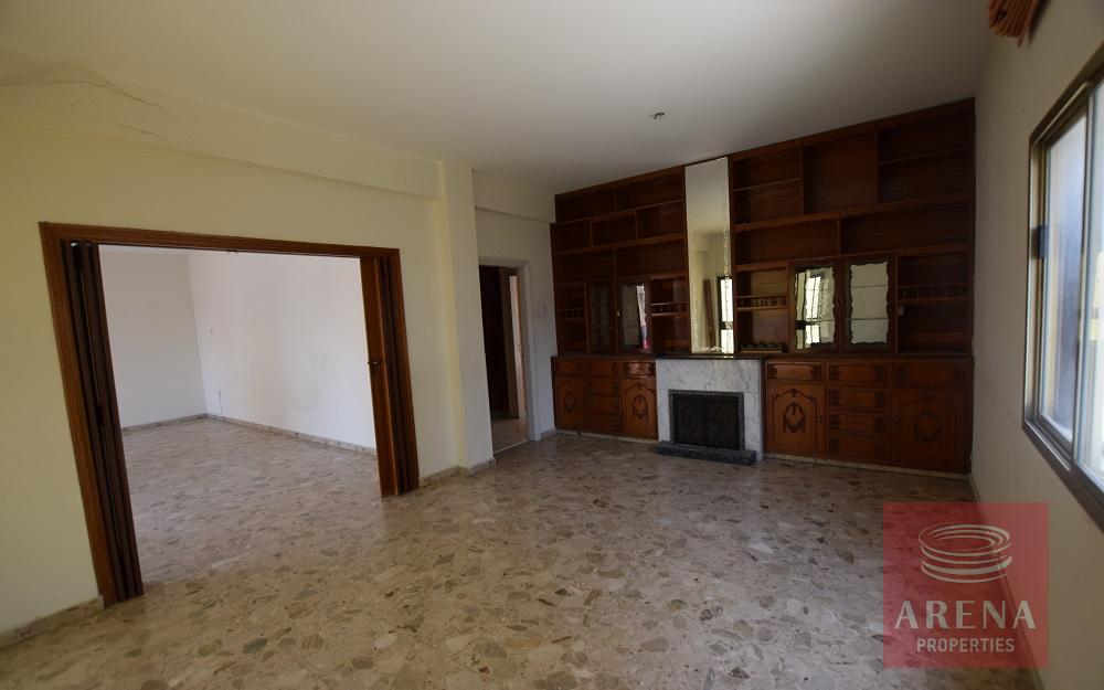 3 bed house in aradippou - living area