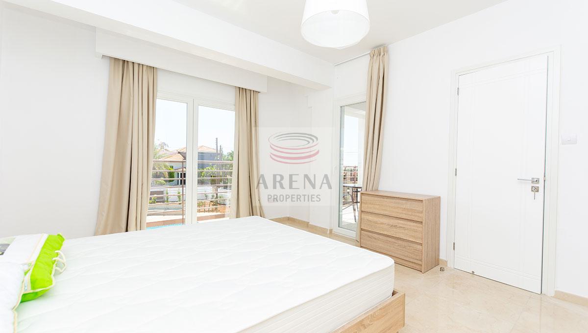 villa to buy - bedroom