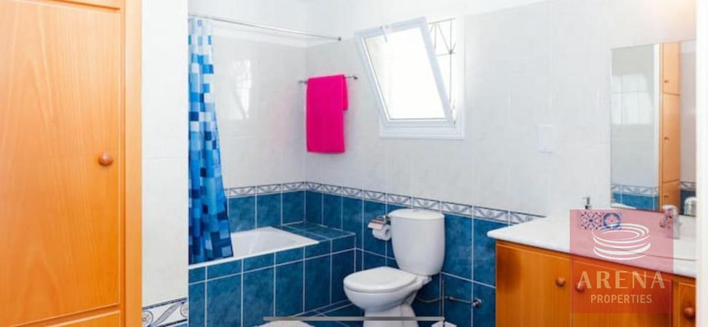 4 Bed villa in Pernera - bathroom