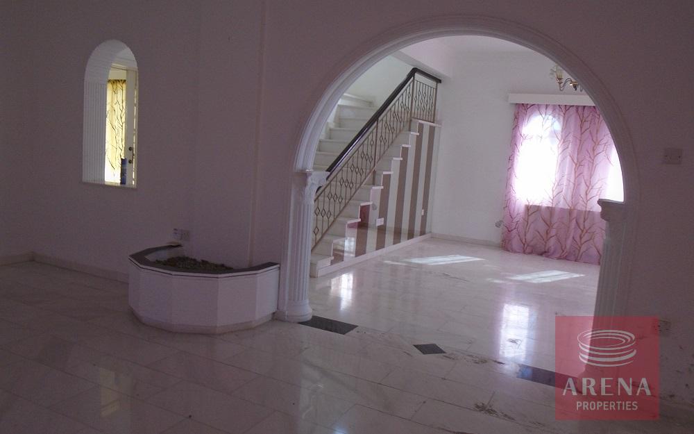 3 bed house in Pyrga - living area